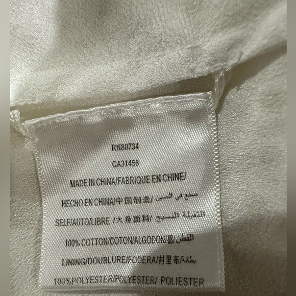 BCBG MAXAZRIA S Eyelet Flowy mini skirt. 100%cotton. Working zipper. - Picture 4 of 6